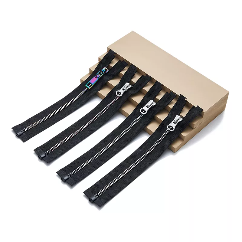 Cremallera recubierta de plástico